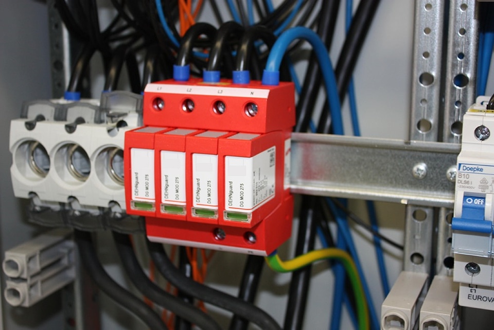 U berspannungsschutz bei Gebäude- und Anlagentechnik Haina GmbH in Römhild